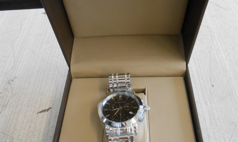 2015-12-9-1453hodinky Burberry.JPG